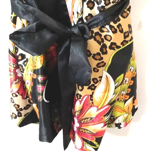 SANTE CLASSICS BLACK SATIN FLORAL KIMONO ROBE & CHEMISE 2-PC SET SIZE XL NWOT - Picture 4 of 12